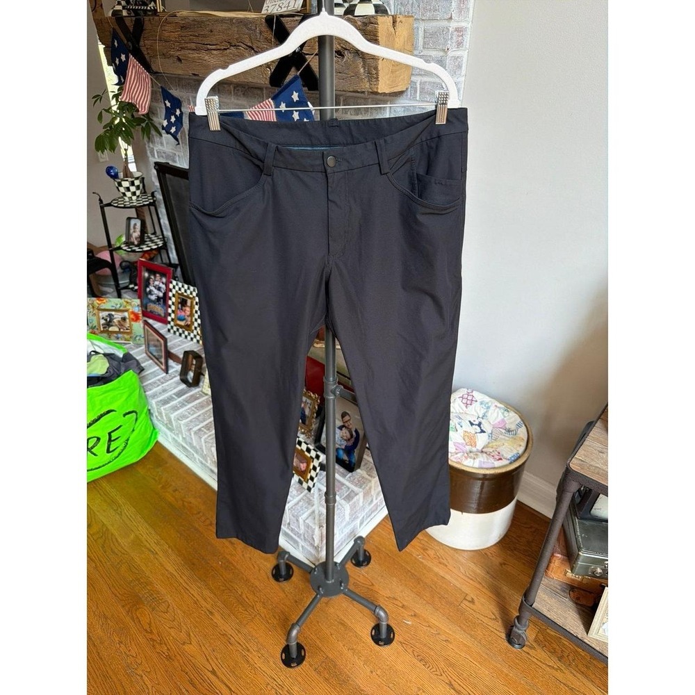 Lululemon ABC Pants featuring a flat front and stretch comfort fabric black 38